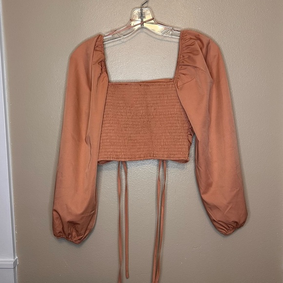 Peach Women’s Smocked Back Long Sleeve Crop Top Size XS Peach - Picture 5 of 6